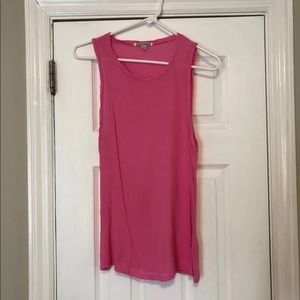 Women’s pink tank